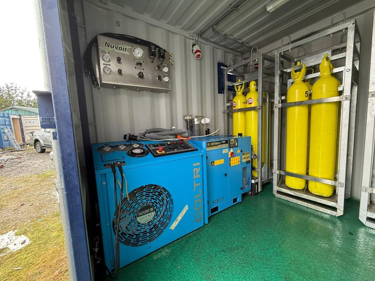 Sistema Nitrox Coltri y bancos de cilindros